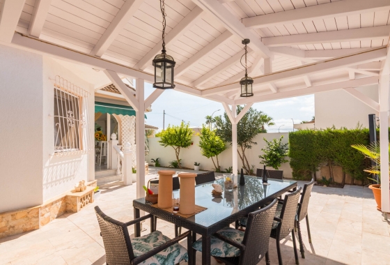 Resale - Villa - Los Alcazares