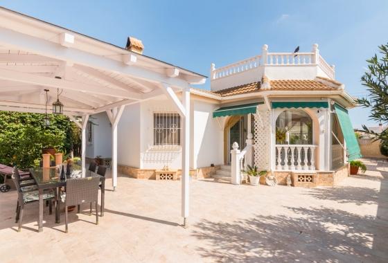 Resale - Villa - Los Alcazares