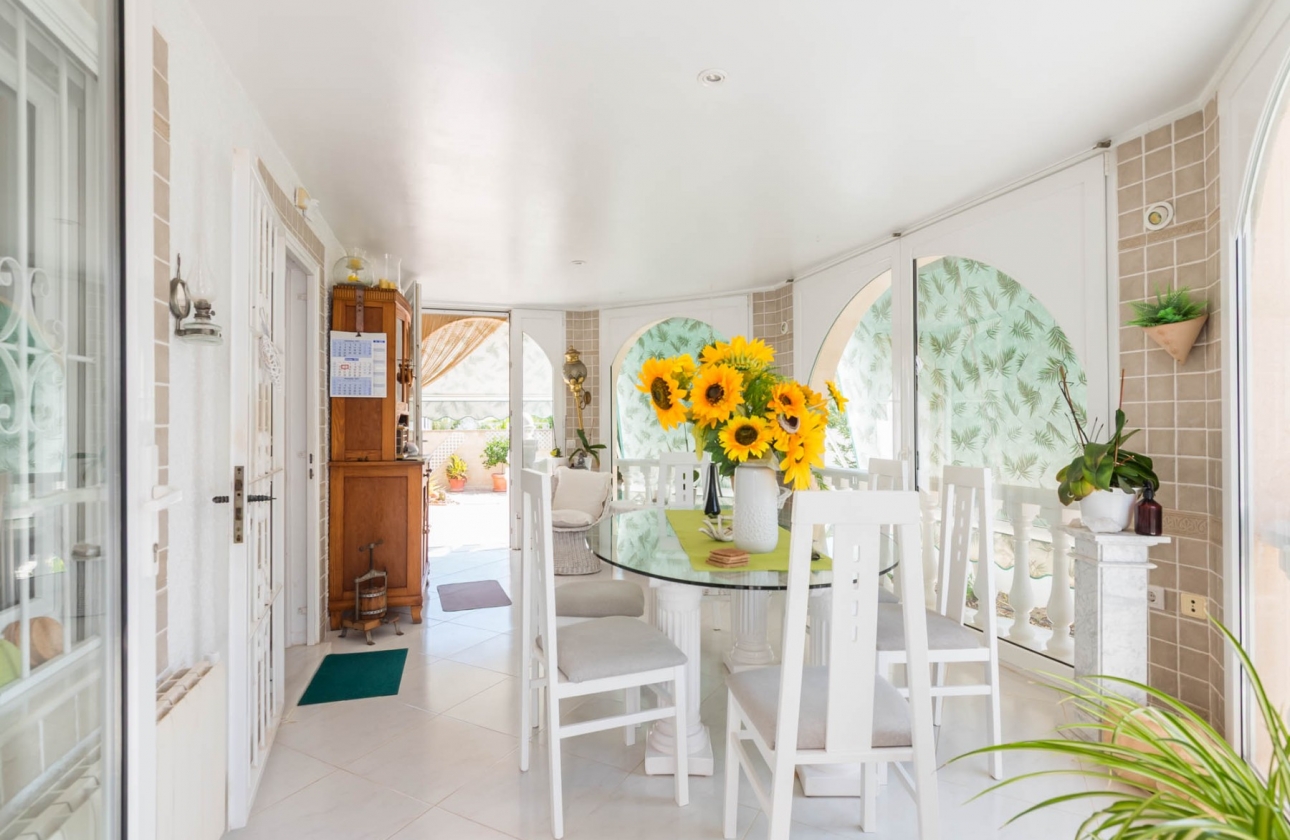 Resale - Villa - Los Alcazares