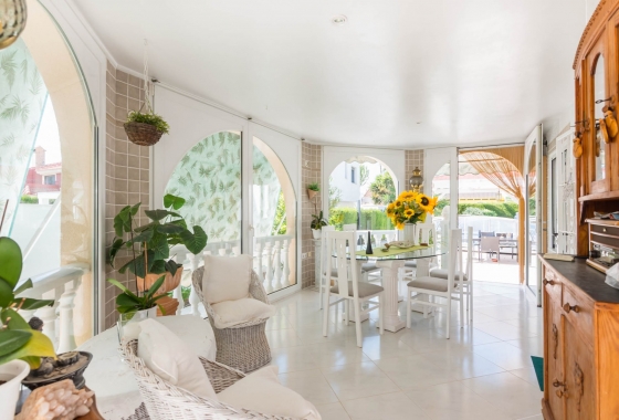 Resale - Villa - Los Alcazares