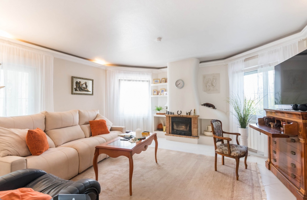 Resale - Villa - Los Alcazares