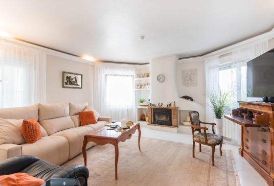 Resale - Villa - Los Alcazares