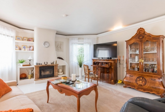 Resale - Villa - Los Alcazares