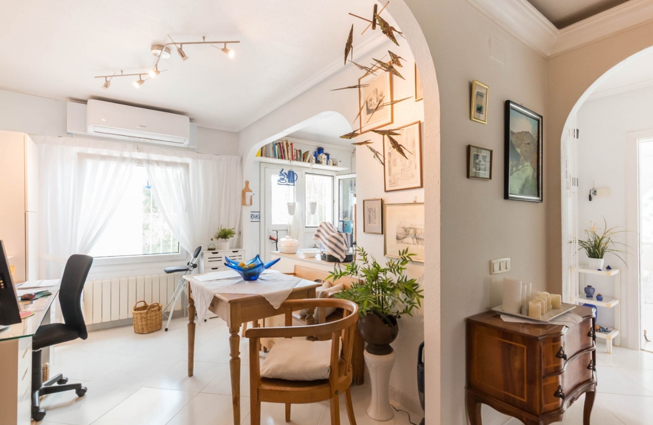 Resale - Villa - Los Alcazares