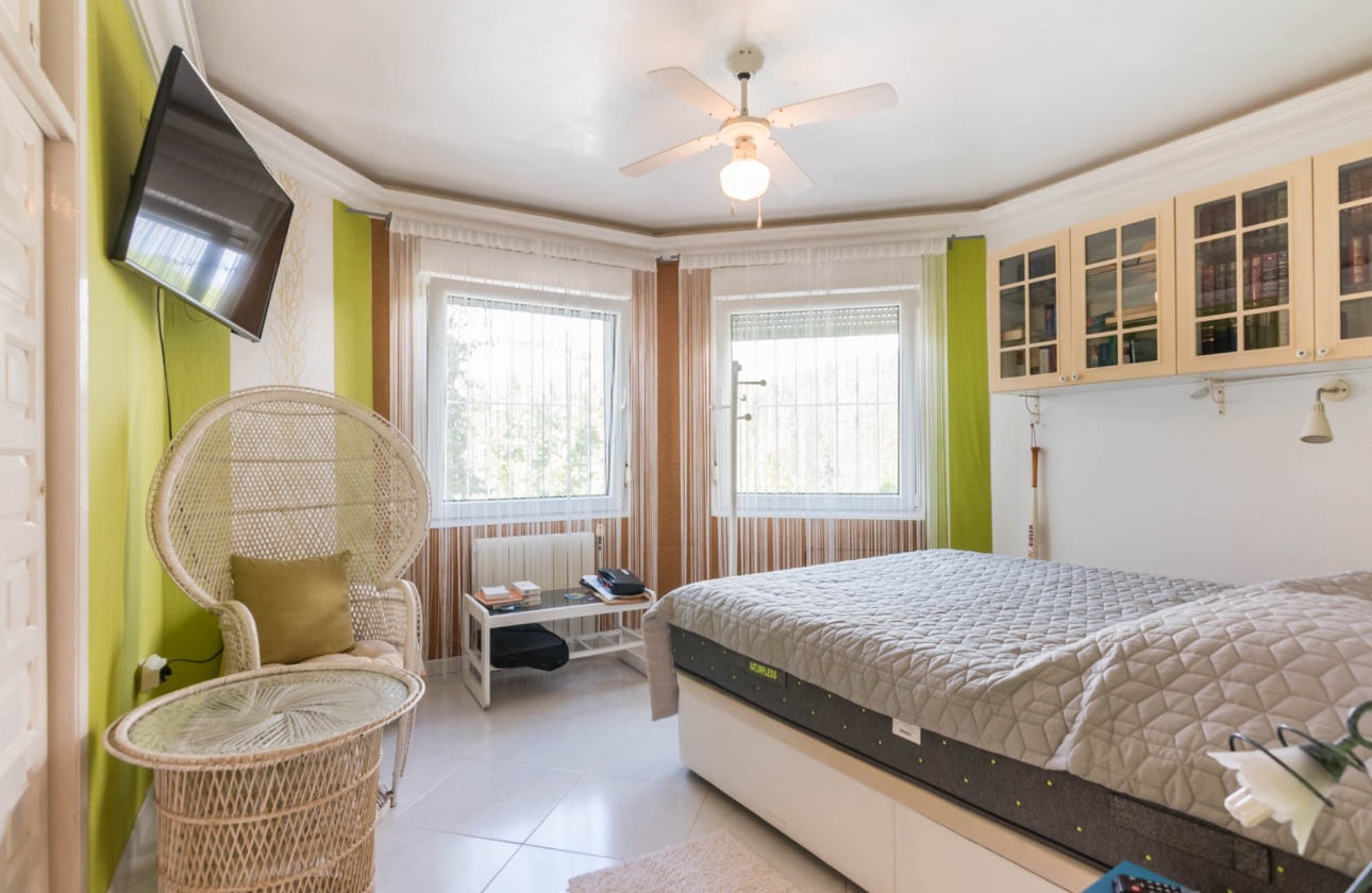 Resale - Villa - Los Alcazares