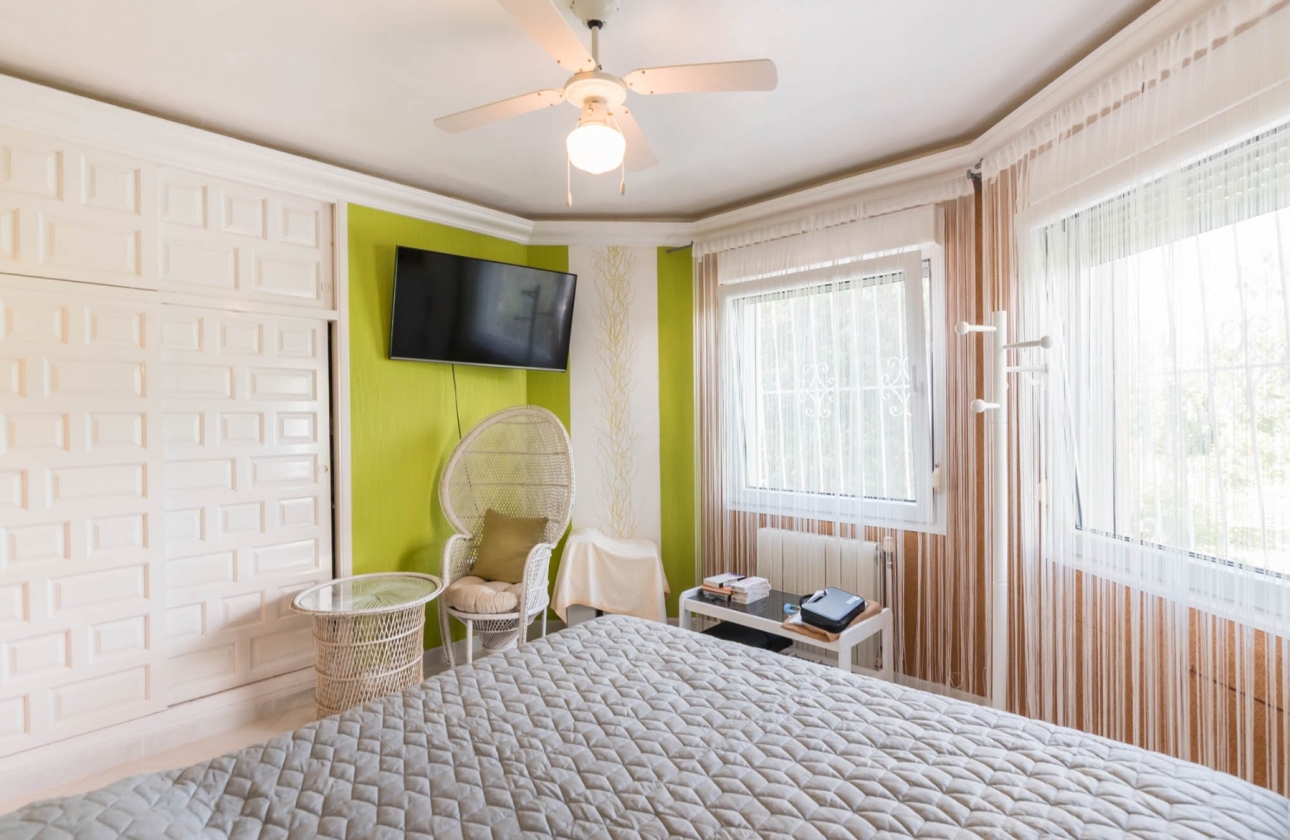 Resale - Villa - Los Alcazares