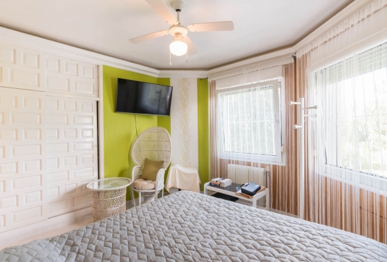 Resale - Villa - Los Alcazares