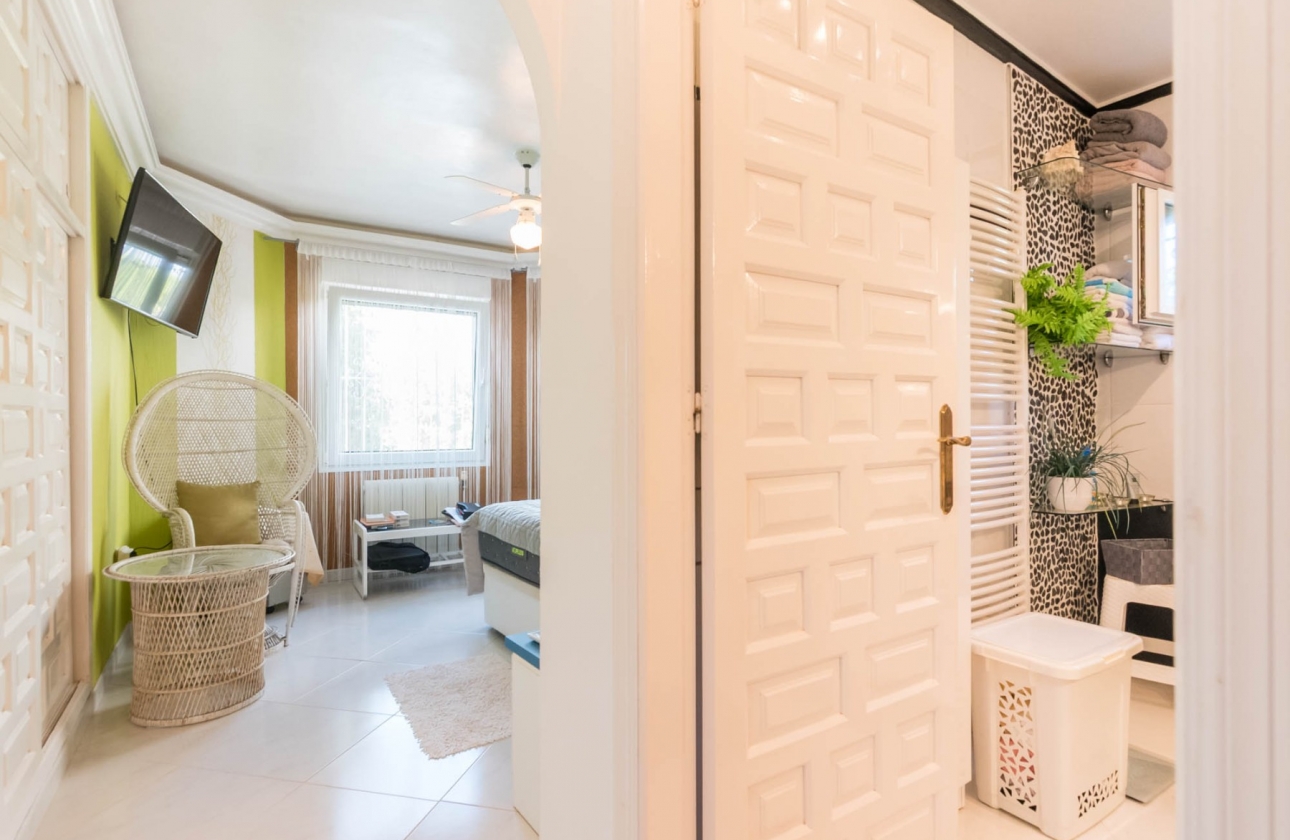 Resale - Villa - Los Alcazares