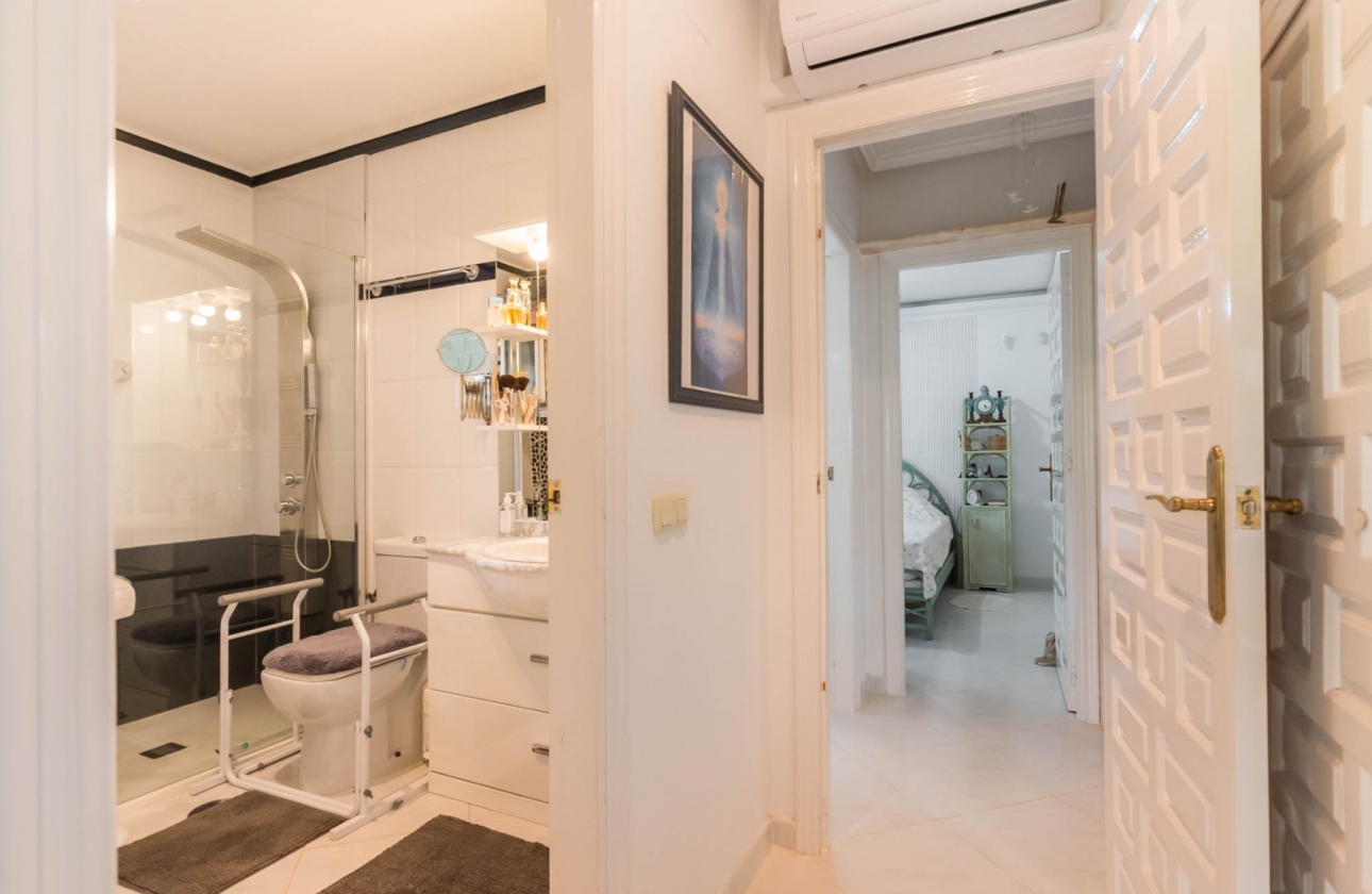 Resale - Villa - Los Alcazares