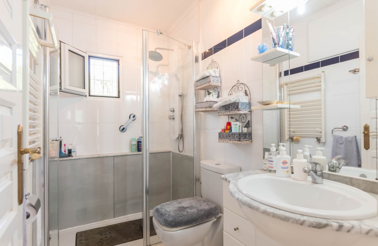 Resale - Villa - Los Alcazares