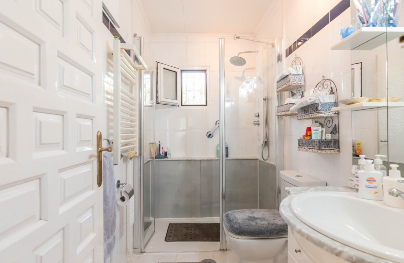 Resale - Villa - Los Alcazares