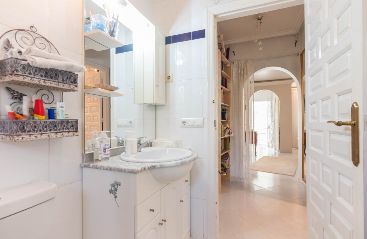 Resale - Villa - Los Alcazares