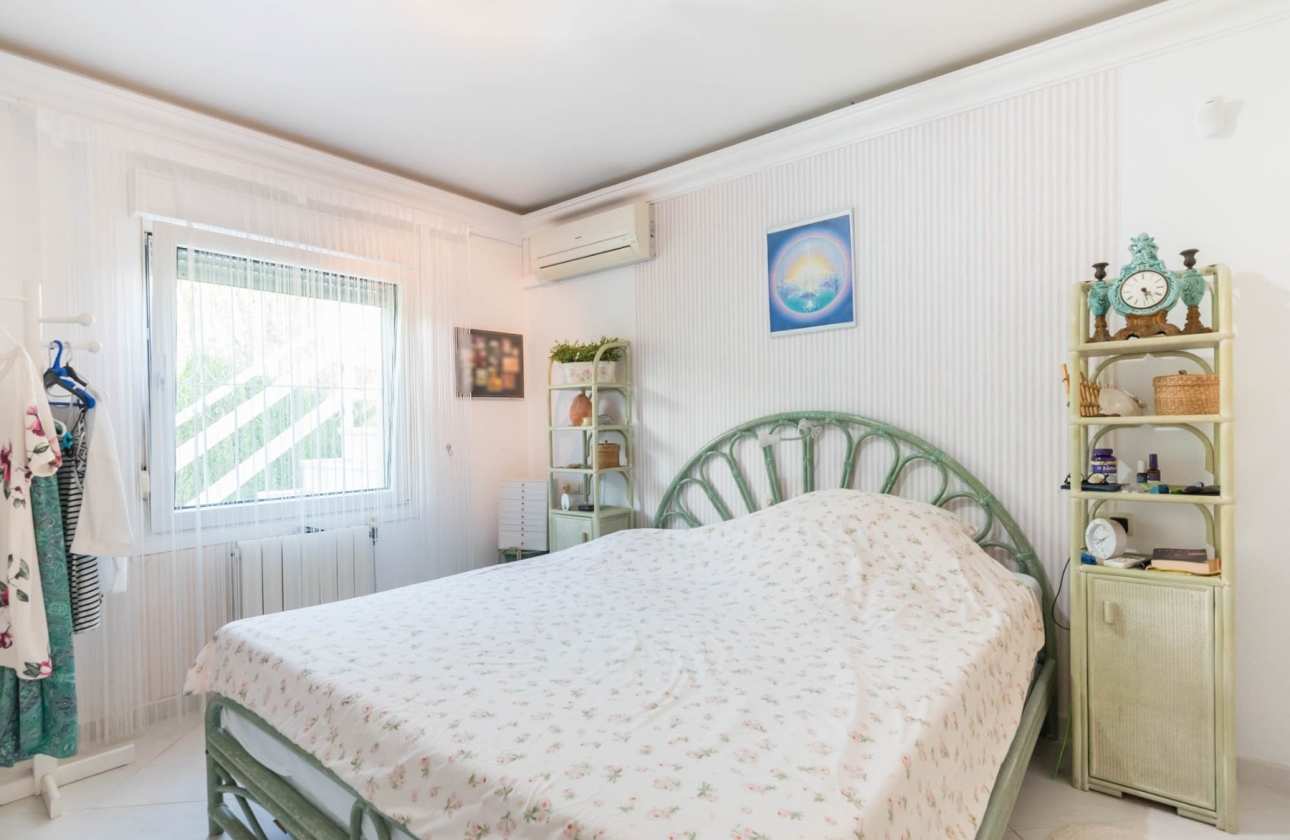 Resale - Villa - Los Alcazares