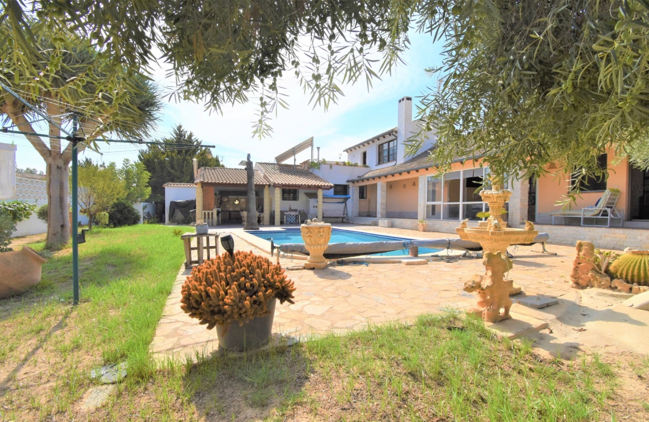 Resale - Villa - Orihuela Costa - Villamartín