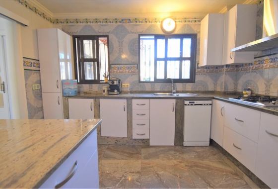 Resale - Villa - Orihuela Costa - Villamartín