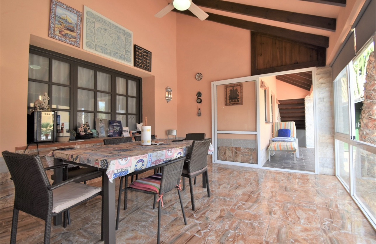 Resale - Villa - Orihuela Costa - Villamartín