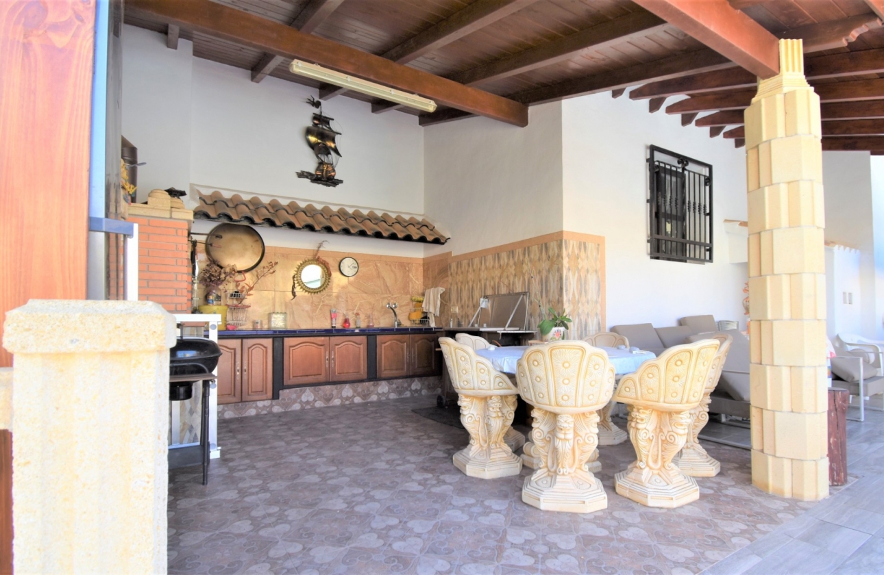 Resale - Villa - Orihuela Costa - Villamartín