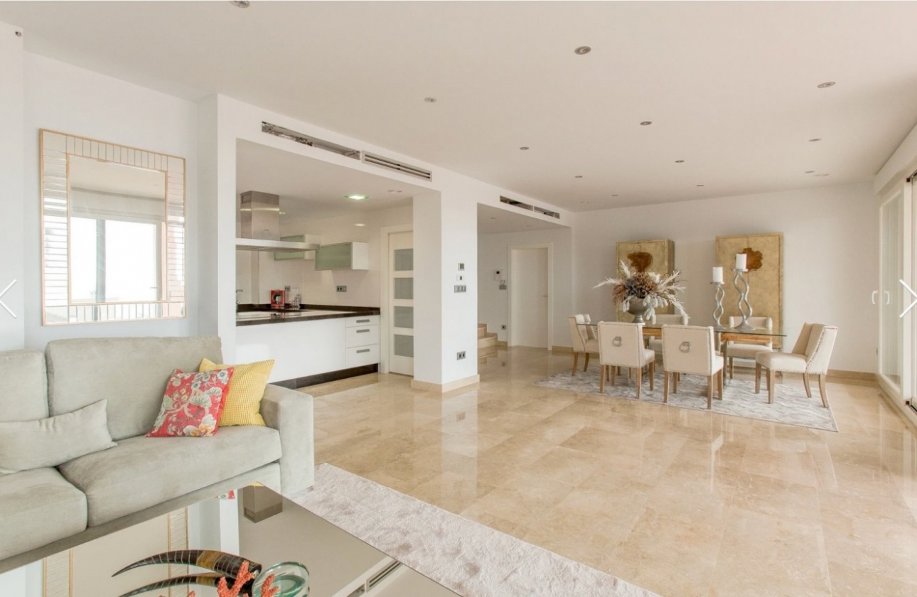 Resale - Villa - Moraira