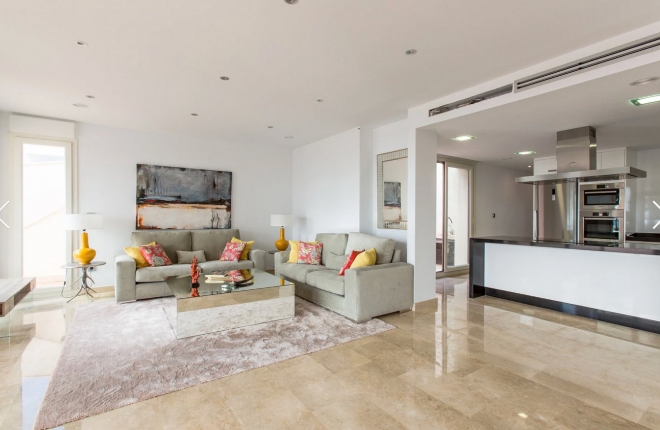 Resale - Villa - Moraira