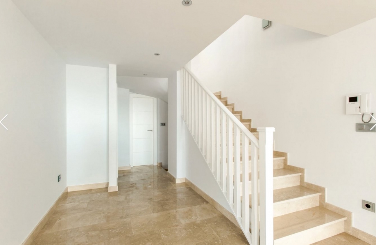 Resale - Villa - Moraira