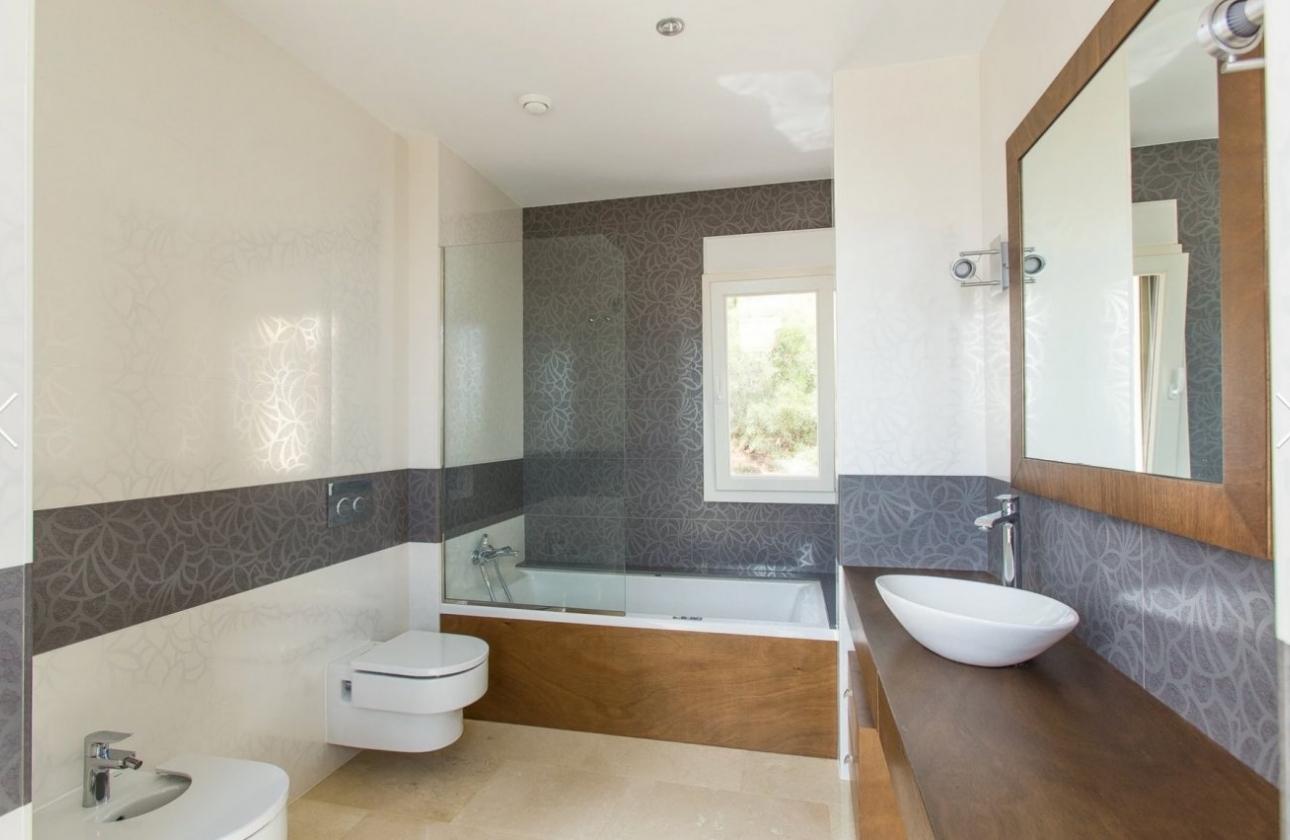 Resale - Villa - Moraira