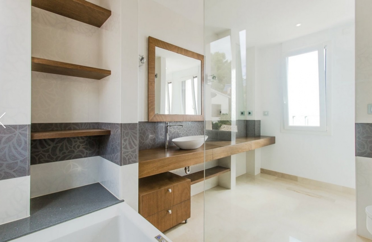 Resale - Villa - Moraira