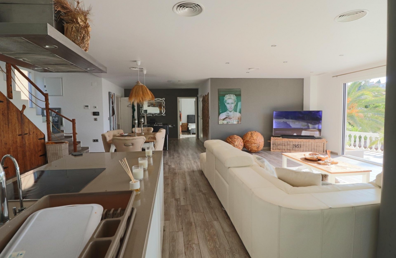 Resale - Villa - El Campello - Coveta Fuma