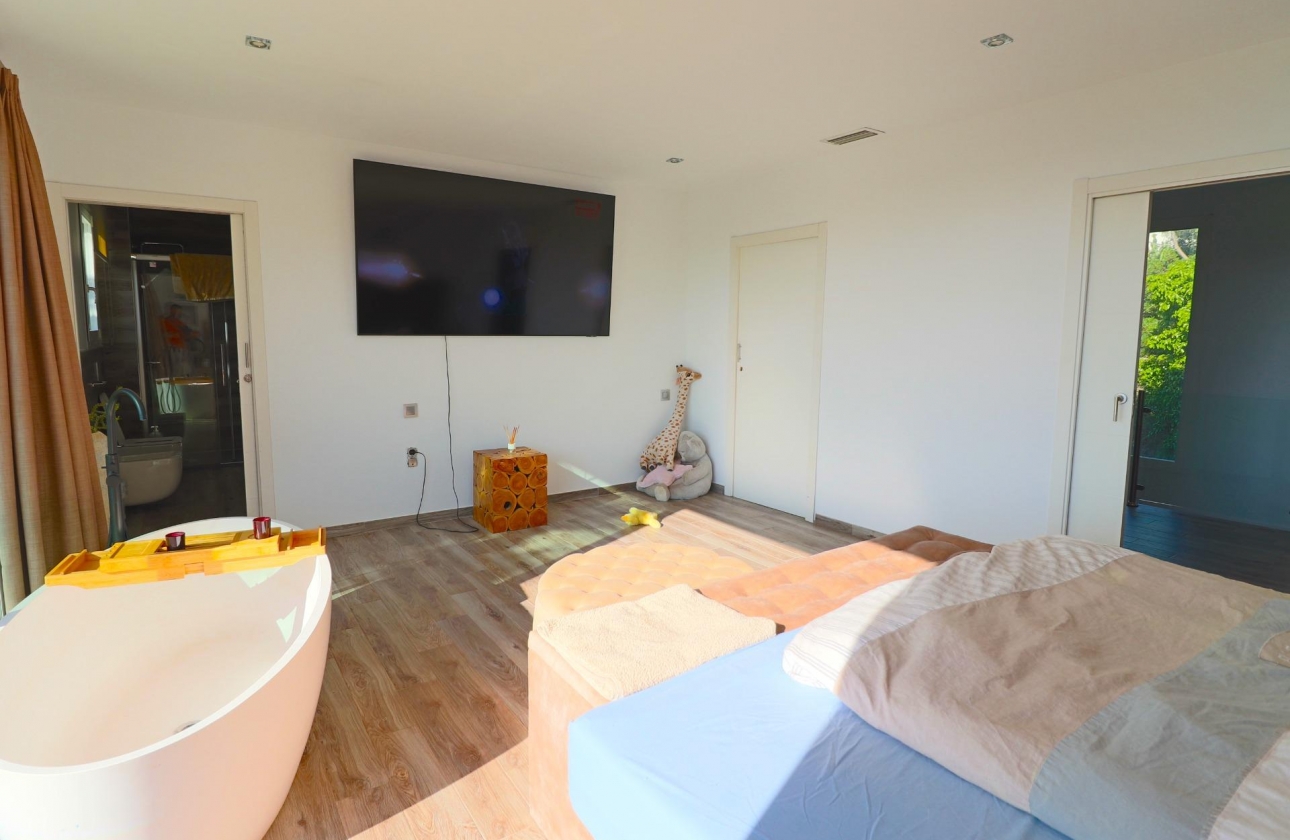 Resale - Villa - El Campello - Coveta Fuma