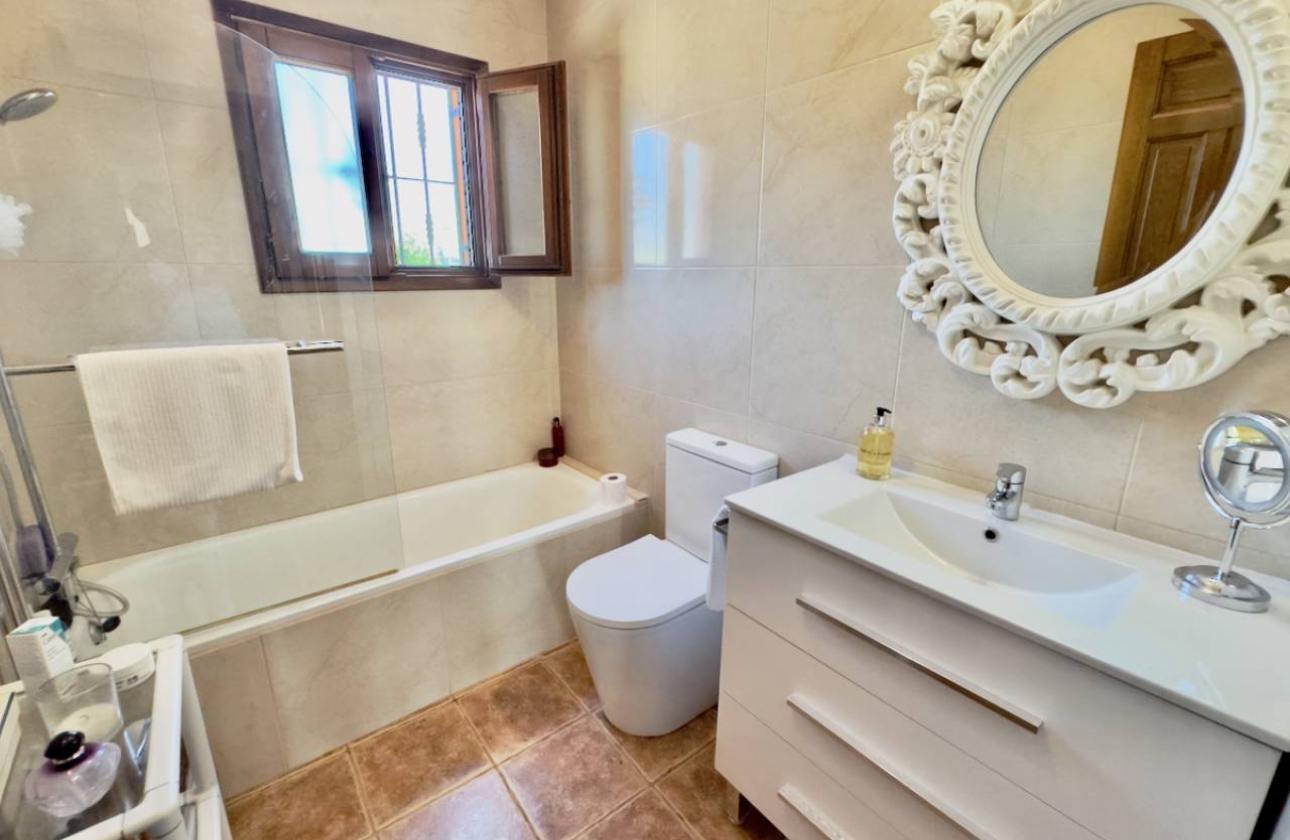 Resale - Finca / Country Property - Orihuela Costa - Orihuela