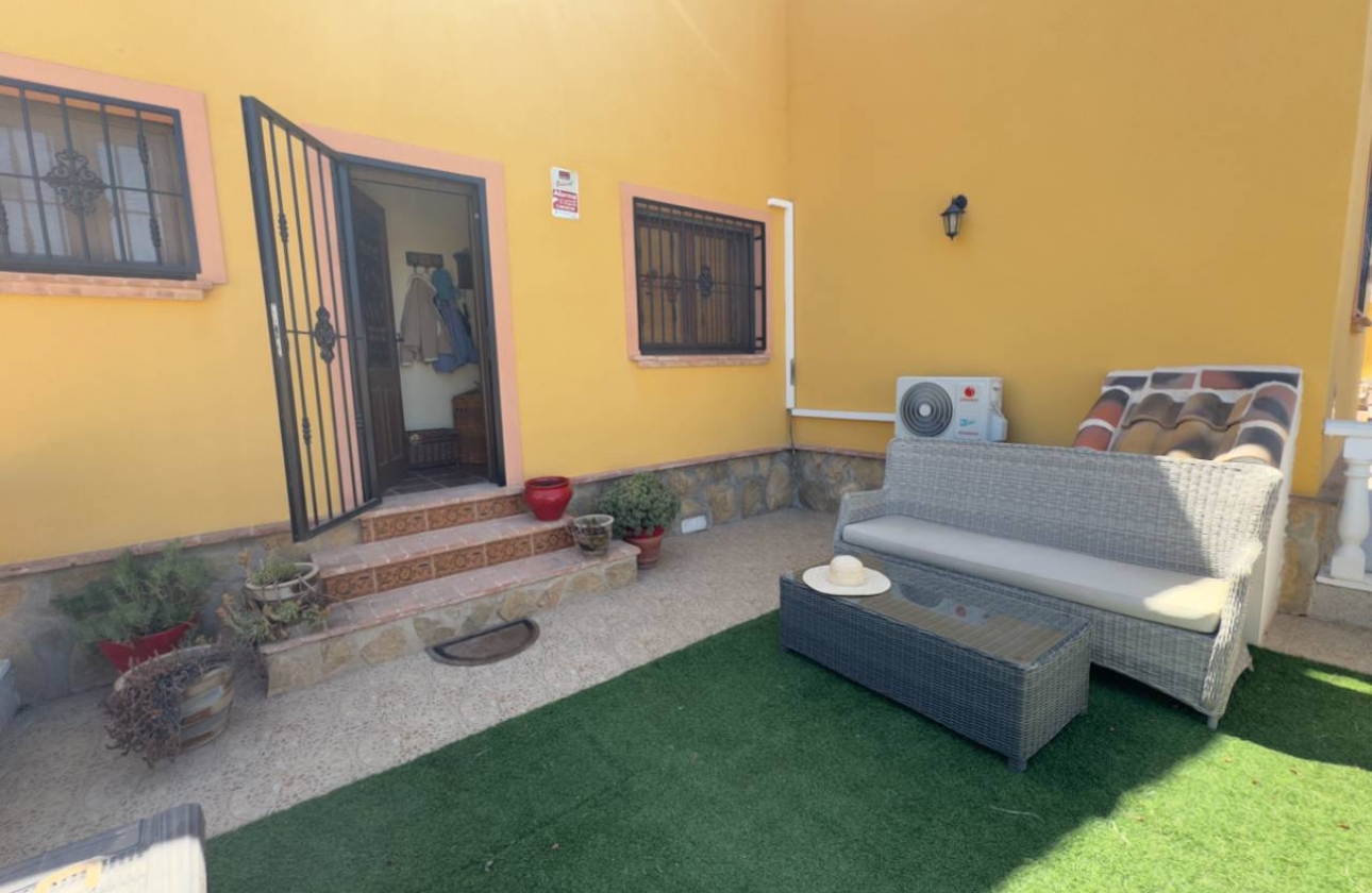 Resale - Finca / Country Property - Orihuela Costa - Orihuela