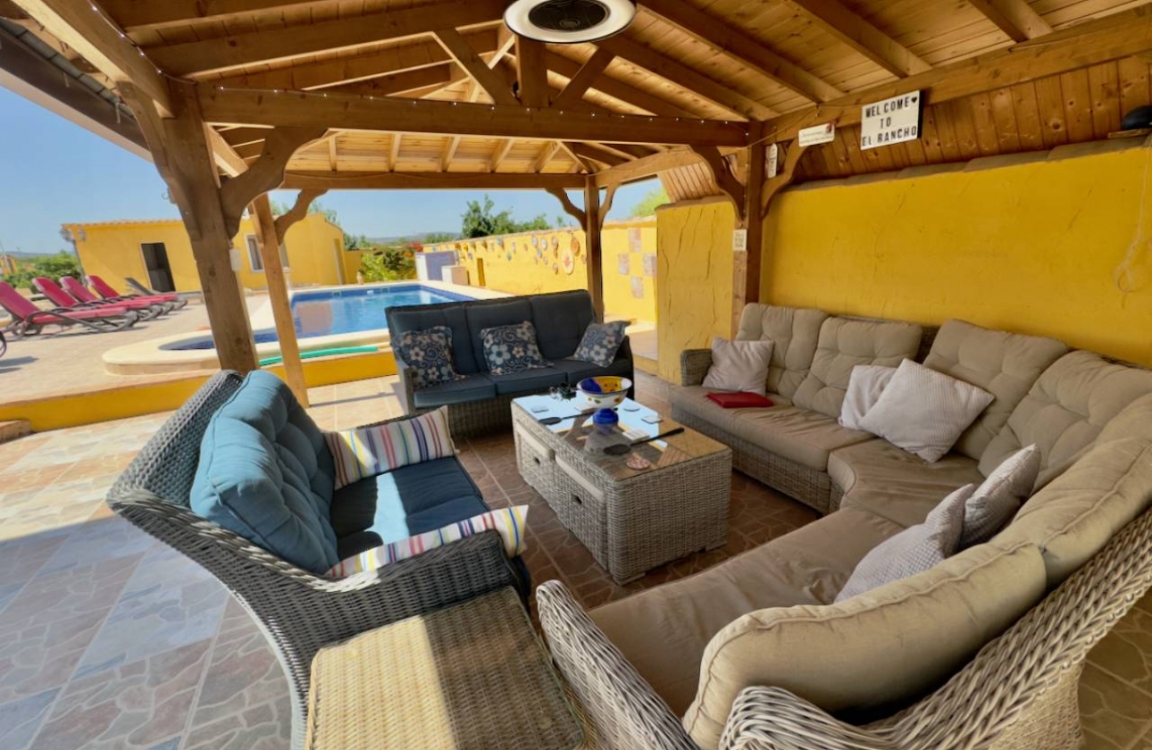 Resale - Finca / Country Property - Orihuela Costa - Orihuela