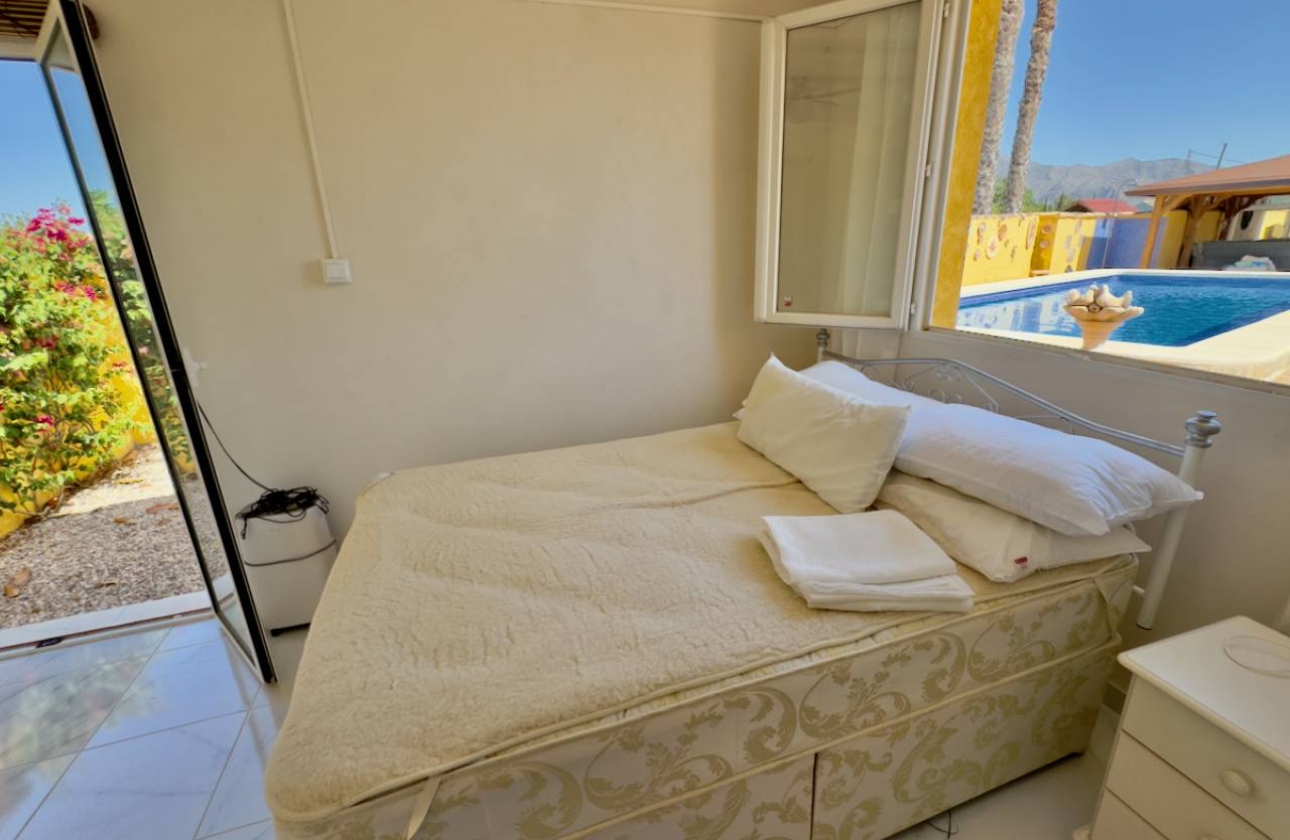 Resale - Finca / Country Property - Orihuela Costa - Orihuela