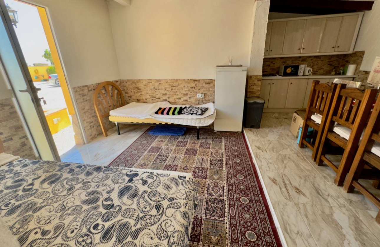 Resale - Finca / Country Property - Orihuela Costa - Orihuela