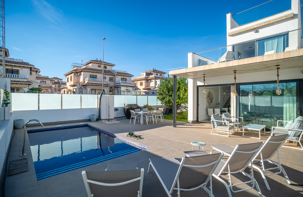 Resale - Villa - Orihuela Costa - Lomas De Cabo Roig