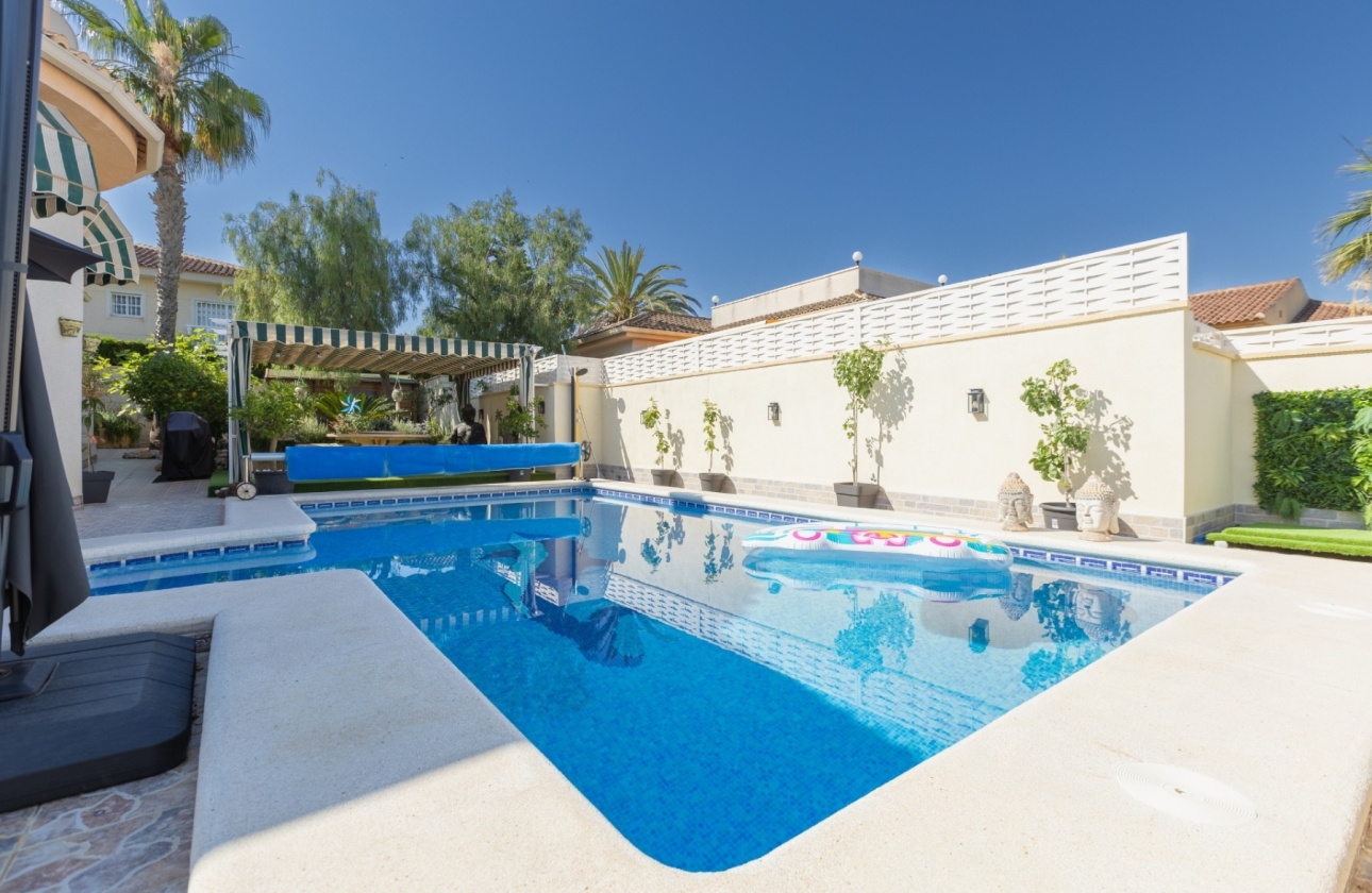 Resale - Villa - Benijofar