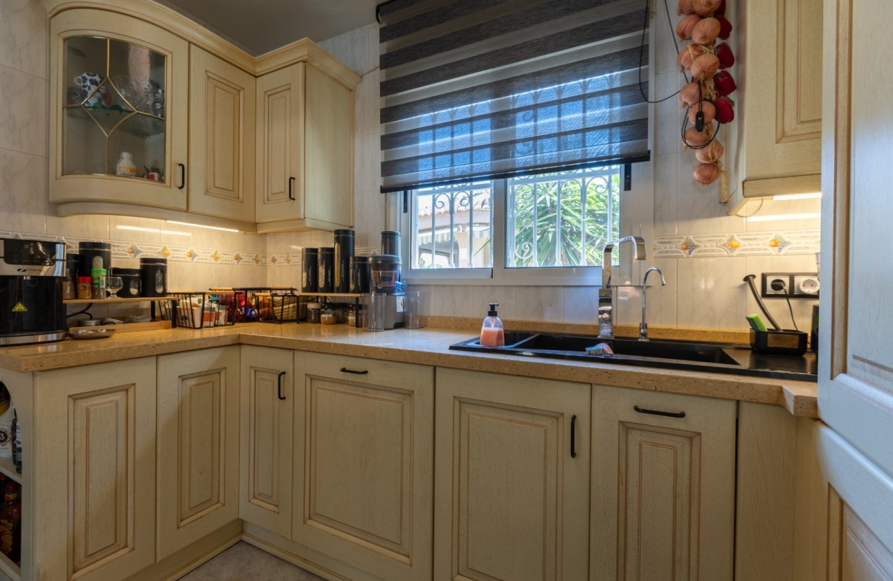 Resale - Villa - Benijofar