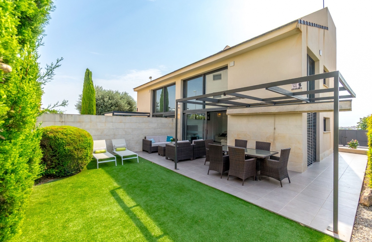 Resale - Villa - Villamartin - Los Dolses