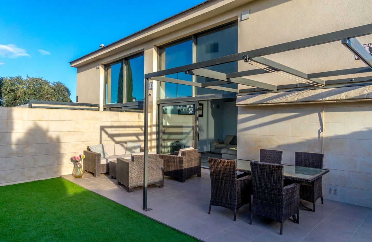 Resale - Villa - Villamartin - Los Dolses