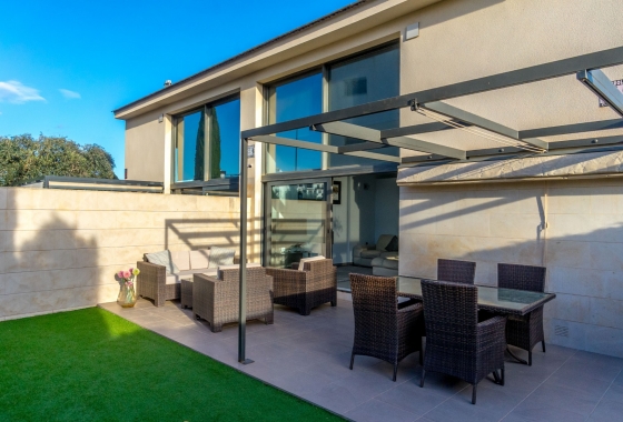 Resale - Villa - Villamartin - Los Dolses