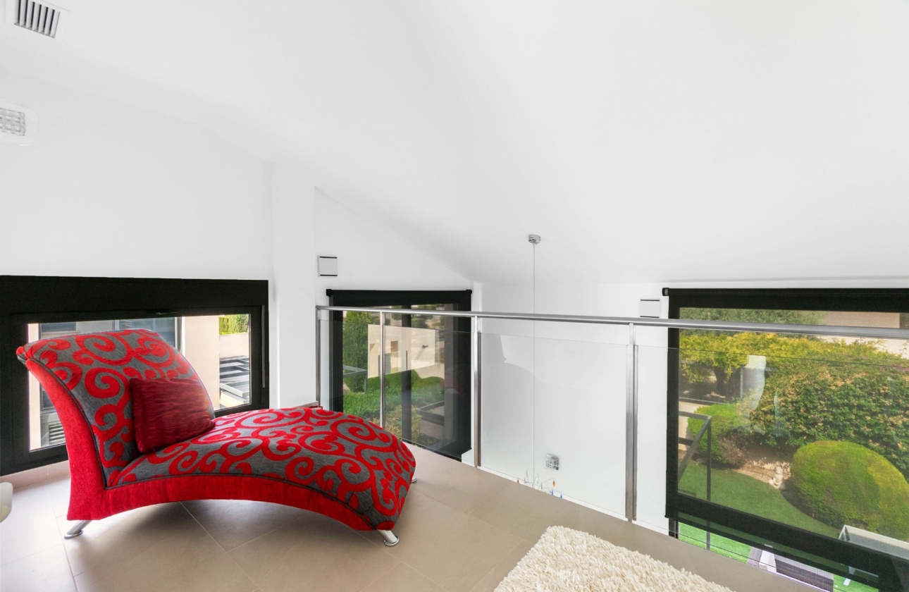 Resale - Villa - Villamartin - Los Dolses