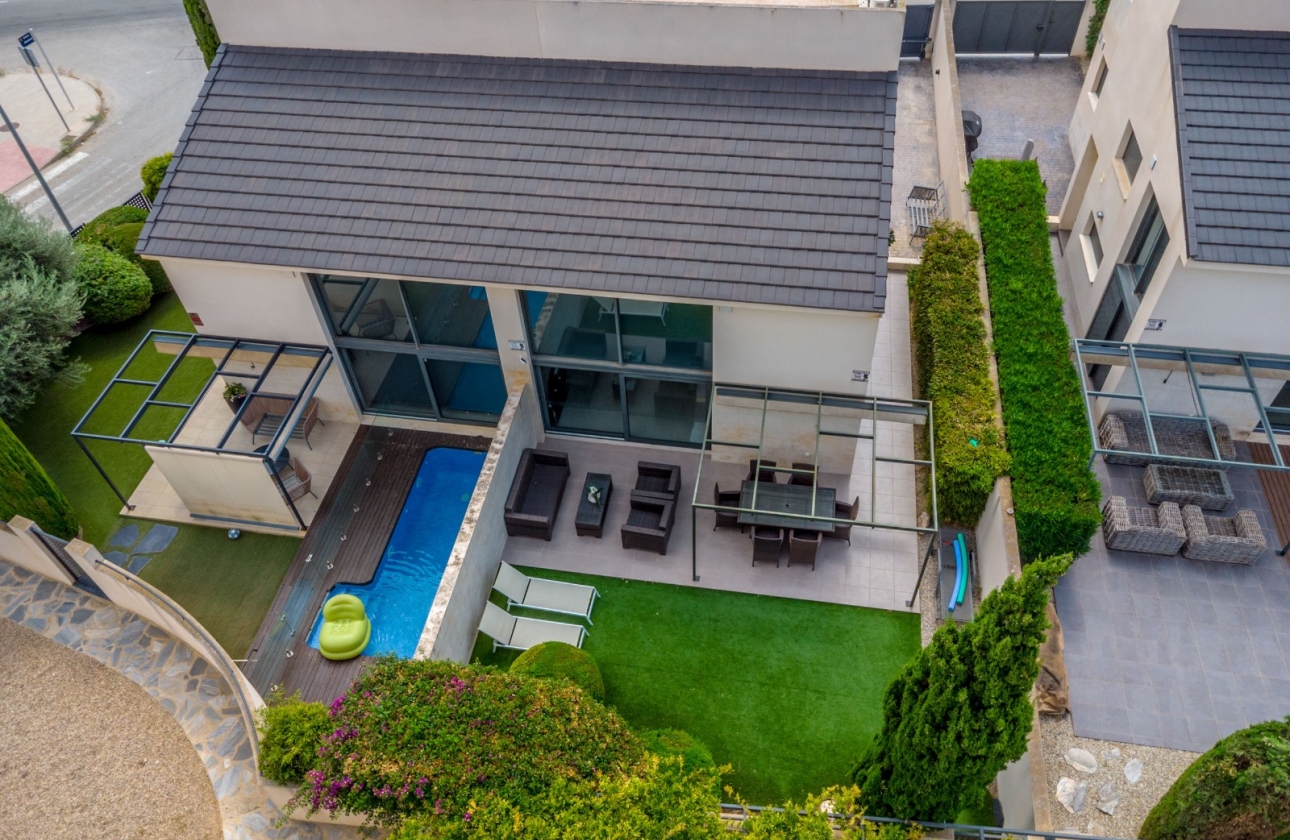 Resale - Villa - Villamartin - Los Dolses