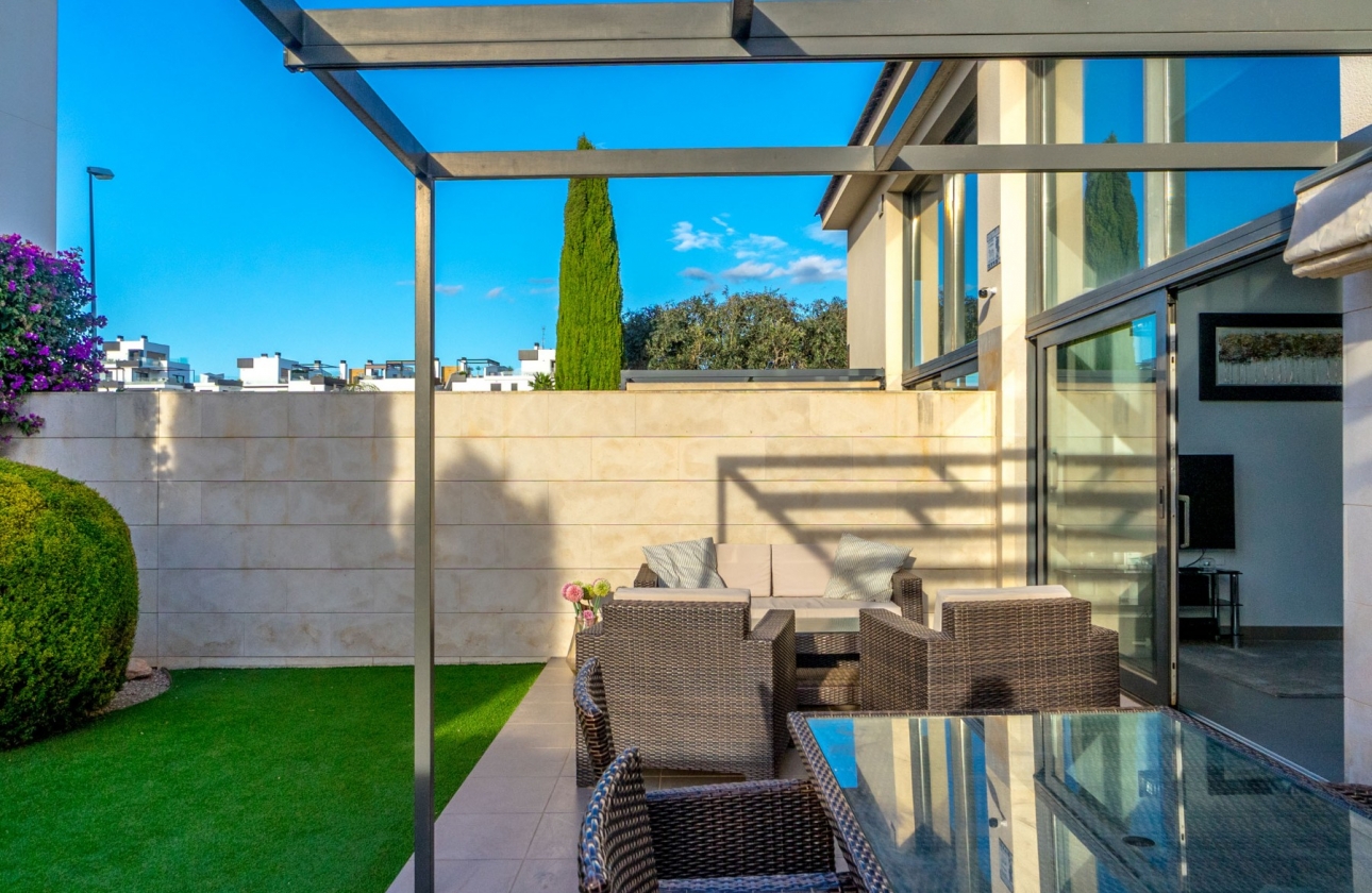 Resale - Villa - Villamartin - Los Dolses