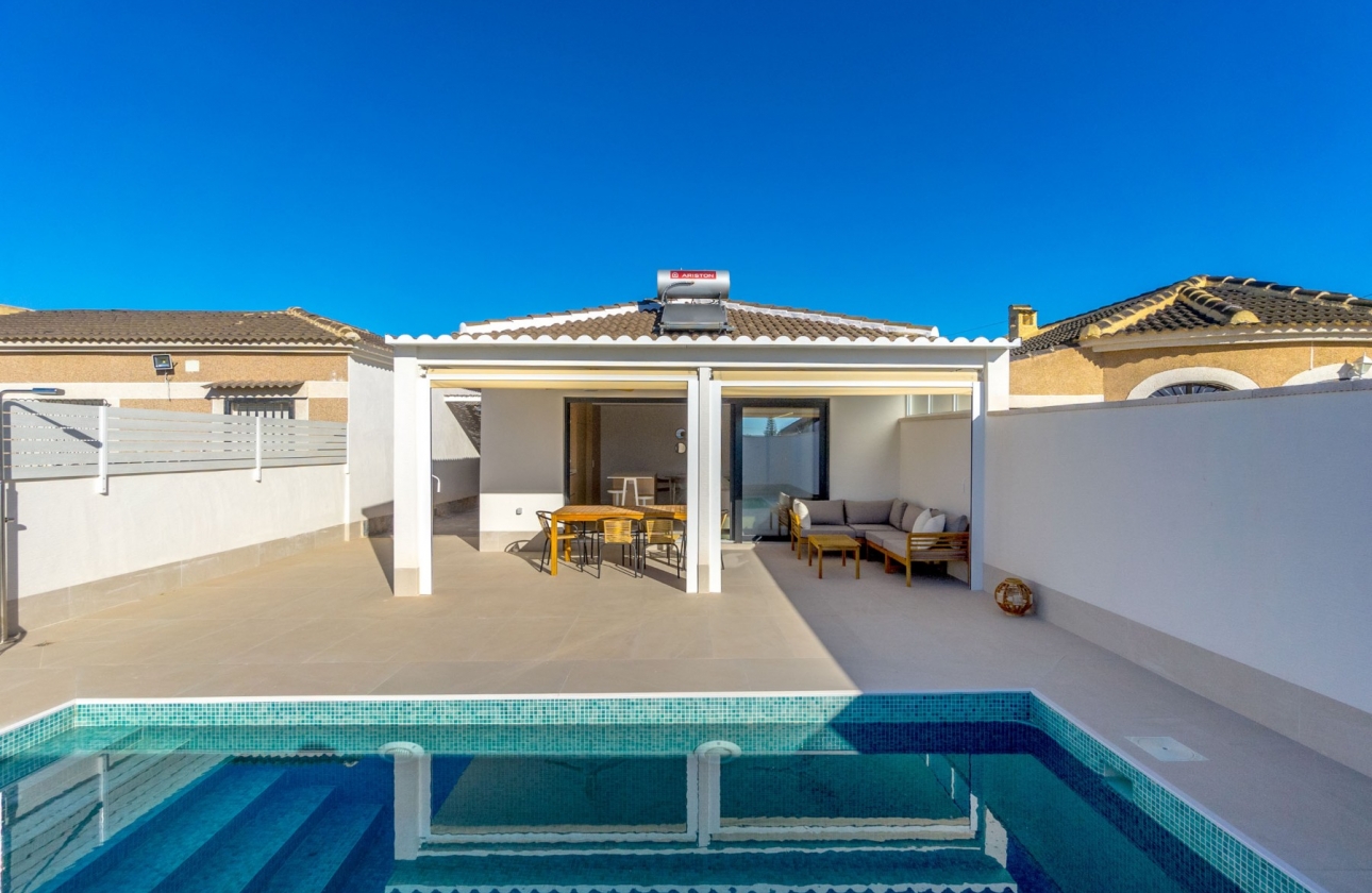 Resale - Villa - Torrevieja - El Chaparral