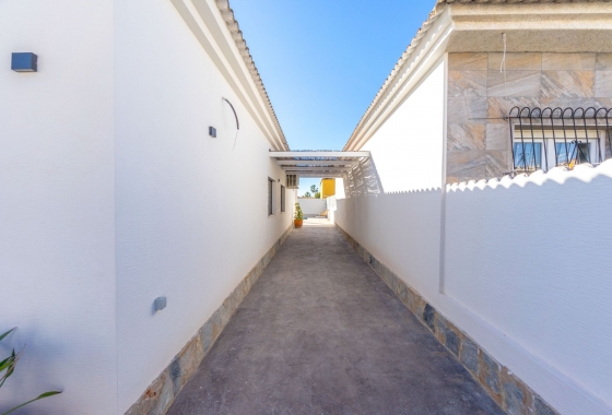 Resale - Villa - Torrevieja - El Chaparral