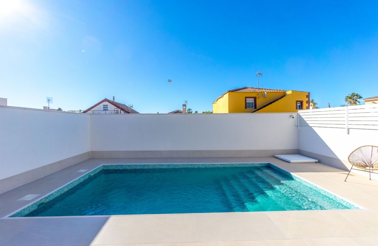 Resale - Villa - Torrevieja - El Chaparral