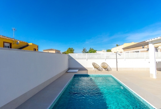 Resale - Villa - Torrevieja - El Chaparral