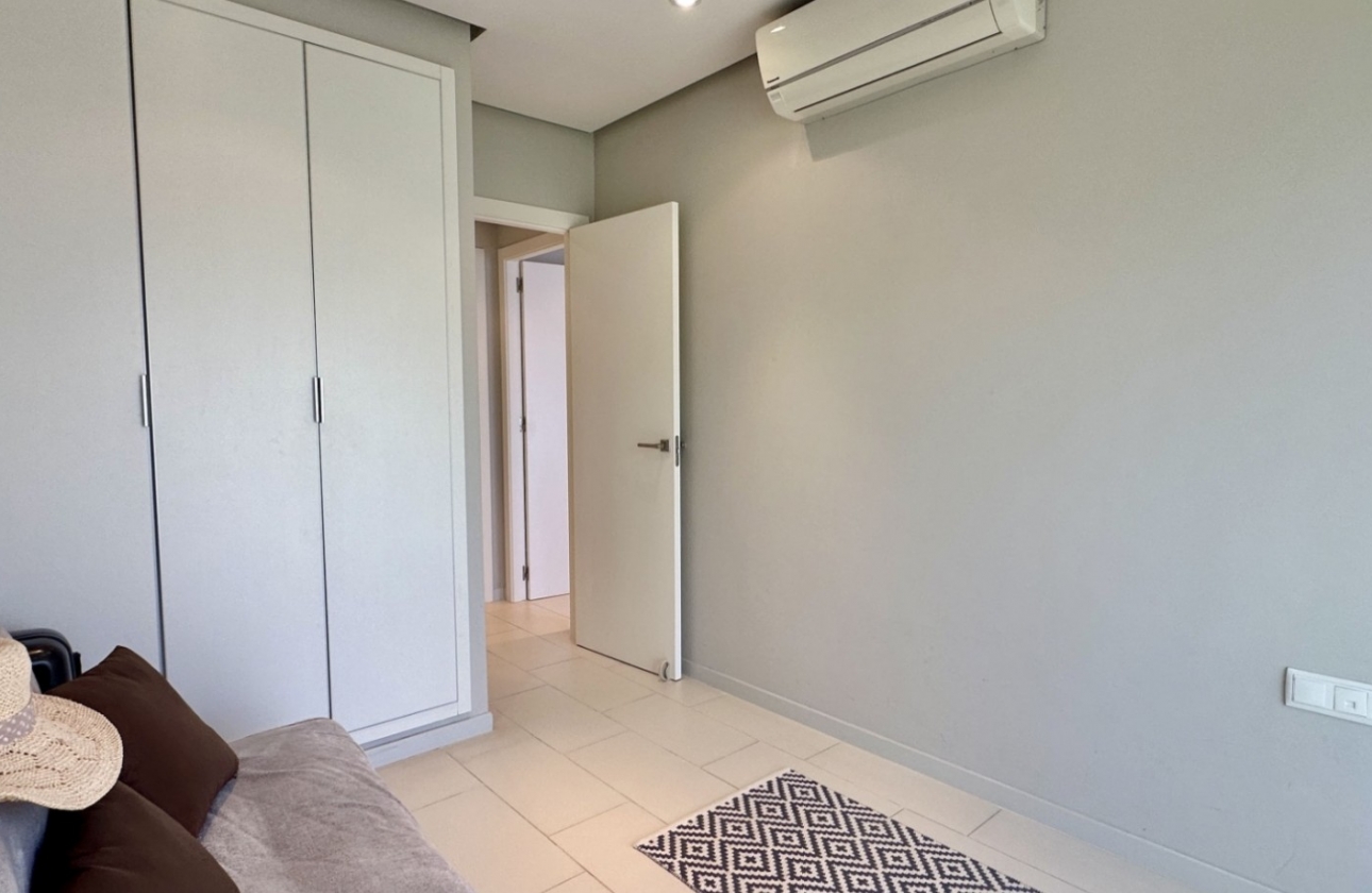 Resale - Apartment / flat - Orihuela Costa - Villamartín