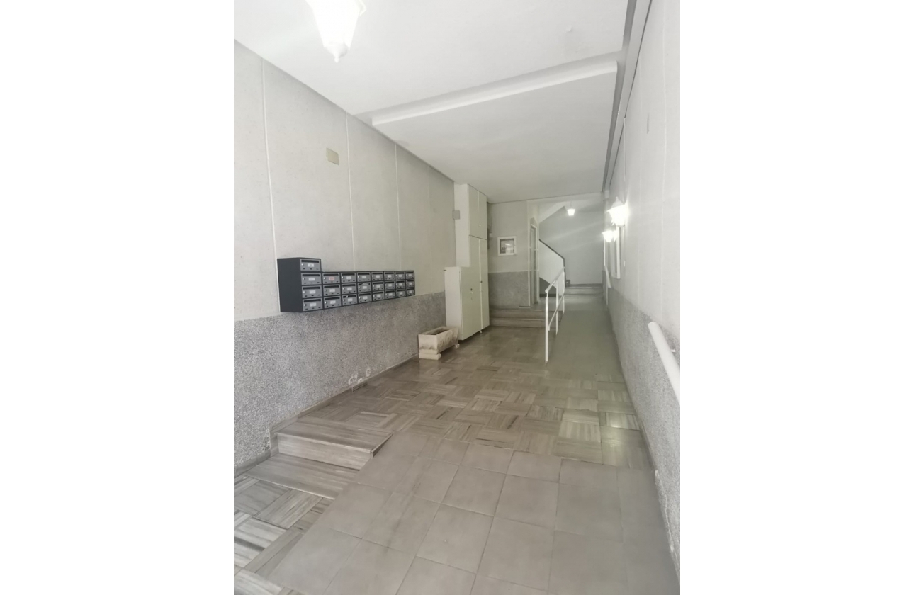 Resale - Apartment / flat - Torrevieja - La Mata