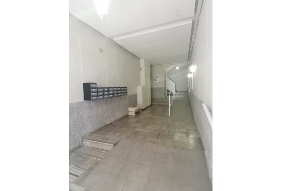 Resale - Apartment / flat - Torrevieja - La Mata