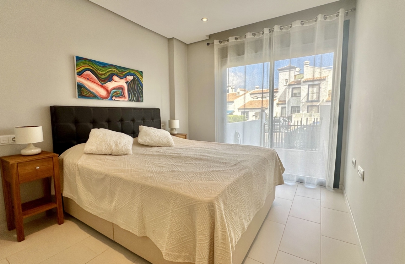Resale - Apartment / flat - Orihuela Costa - Villamartín